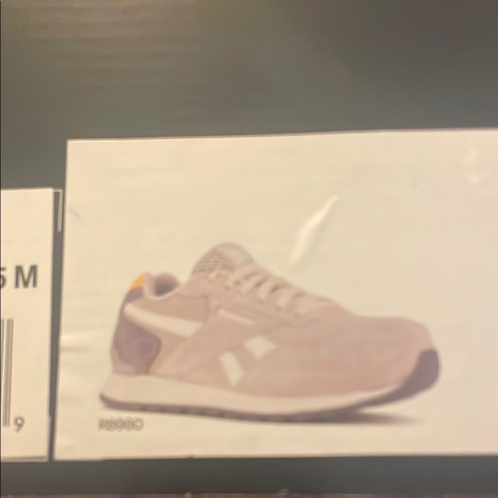 Reebok Classic Beige Sneakers